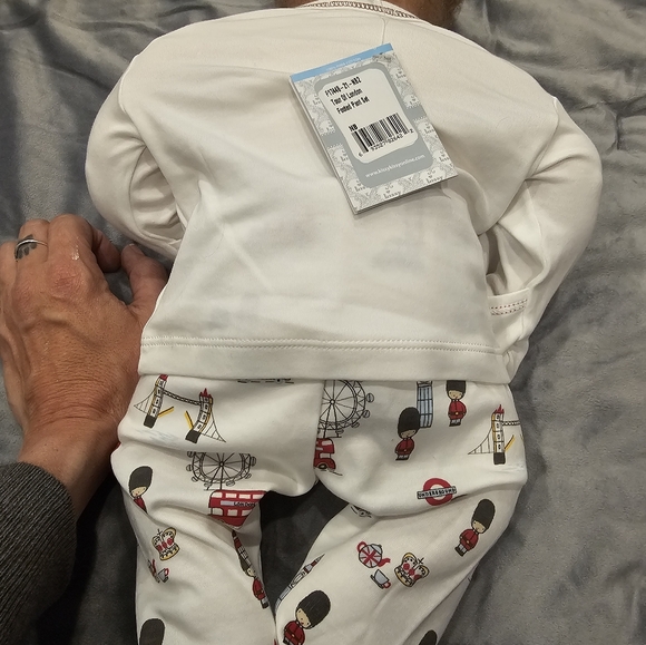 F Kissy kissy two piece pj set - Picture 10 of 13